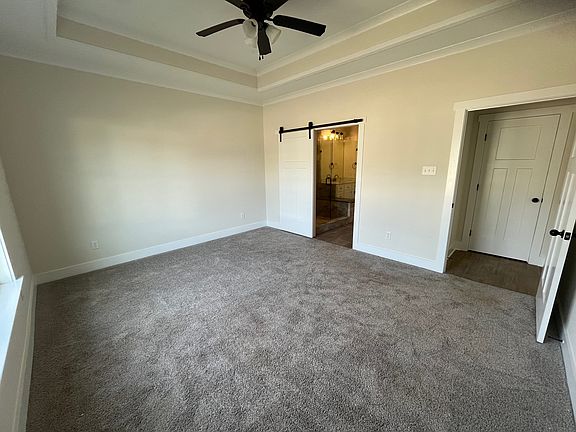 5th image of 917 Vista Dr