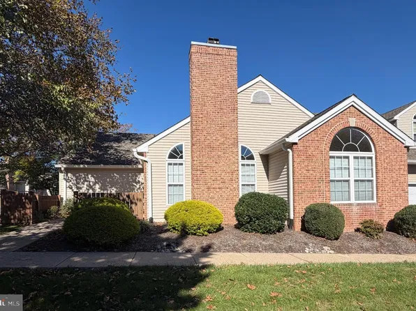 132 Woolsey Ct, Pennington, NJ 08534