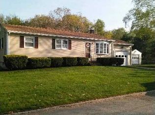 250 Betsey Williams Dr, Warwick, RI 02889