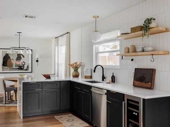 7402 Whistlestop Dr, Austin, TX 78749