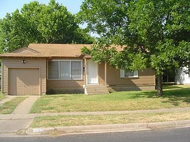 503 E Dean Ave Photo 1