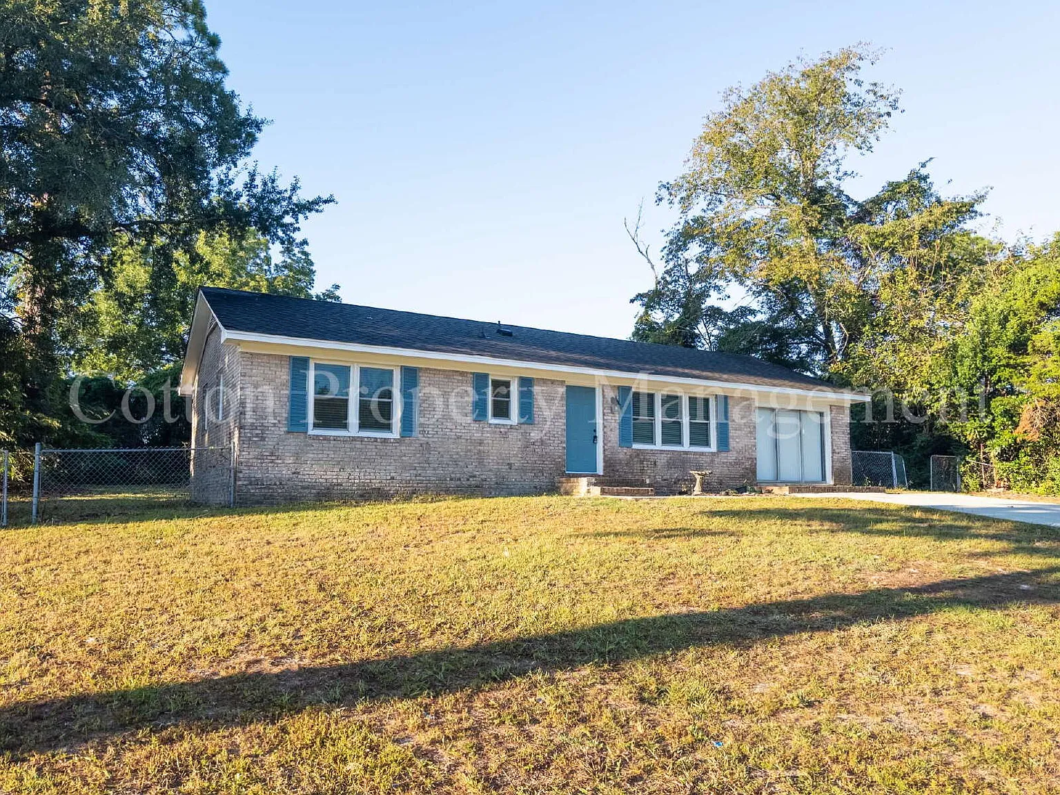 3 bed, 1.5 bath, 1311 sqft, $1,995 — Photo 3