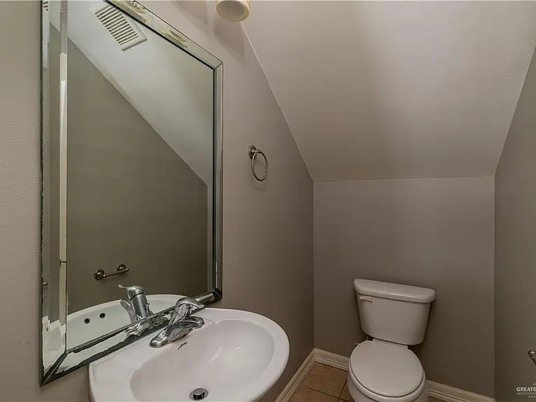 1307 W Fig Ave #B — Photo 11