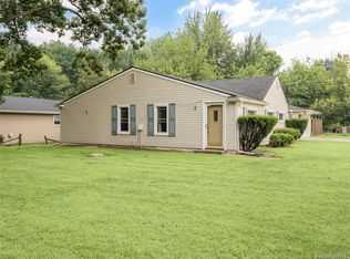 45175 Willis Rd, Belleville, MI 48111