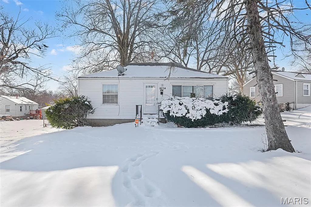 8234 Airport Rd photo 1