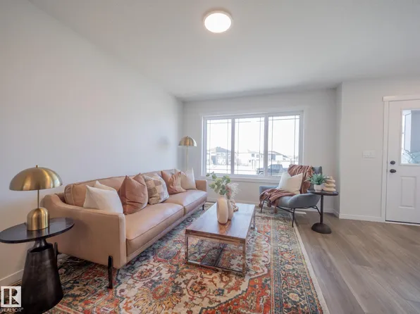 6 Brougham Dr, Ardrossan, AB T8E 0C1