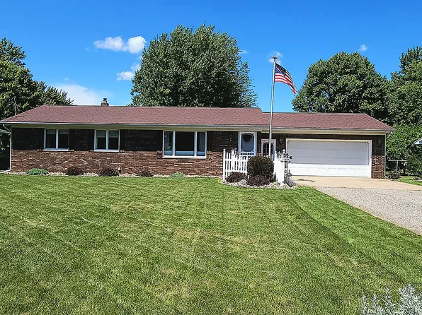 809 Sunflower Dr, Chesaning, MI 48616