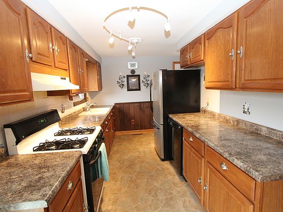 4th image of 35197 N Hilldale Dr