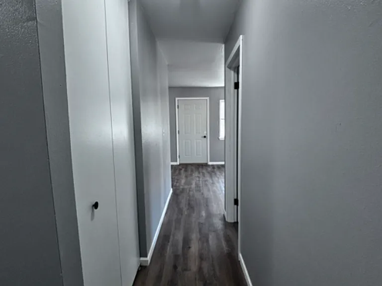 1005 S East St — Photo 6