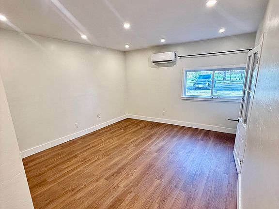 5th image of 473 Walden Rd #102