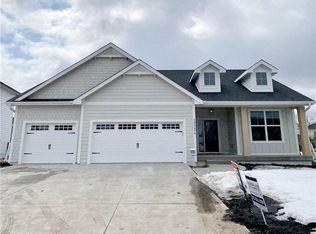 17774 Phoenix Dr, Clive, IA 50325