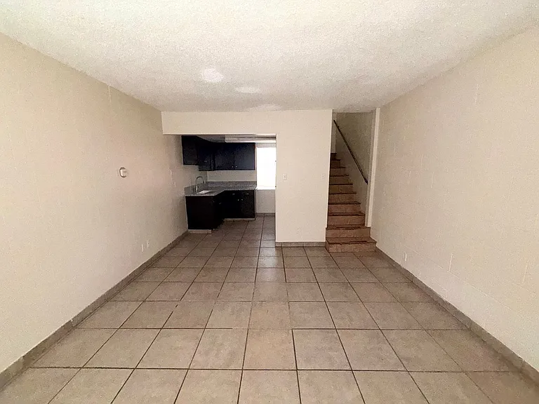900 Eden Ct — Photo 5