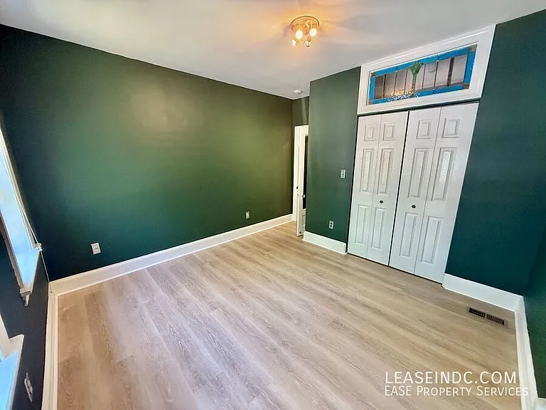 425 5th St SE — Photo 21