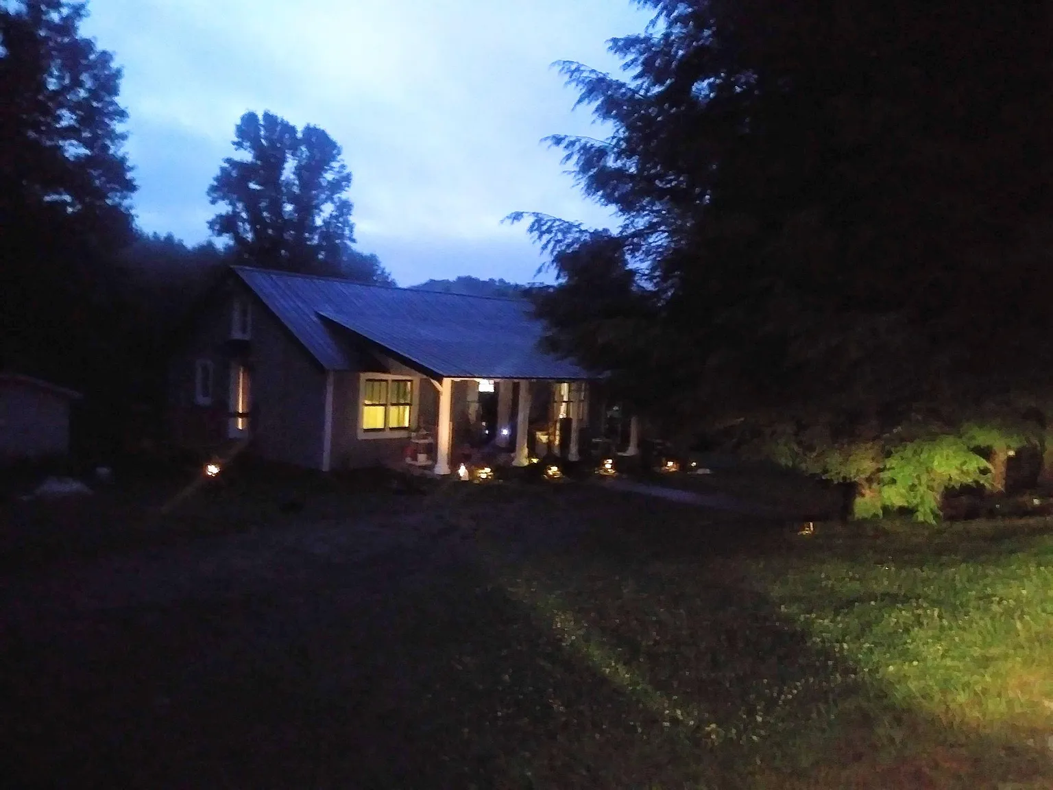 3 bed, 2.5 bath, 900 sqft, $1,800 — Photo 3