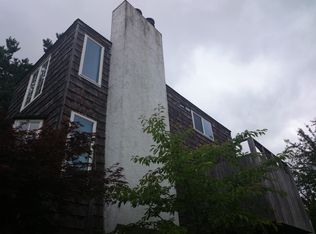 2910 E Spruce St, Seattle, WA 98122