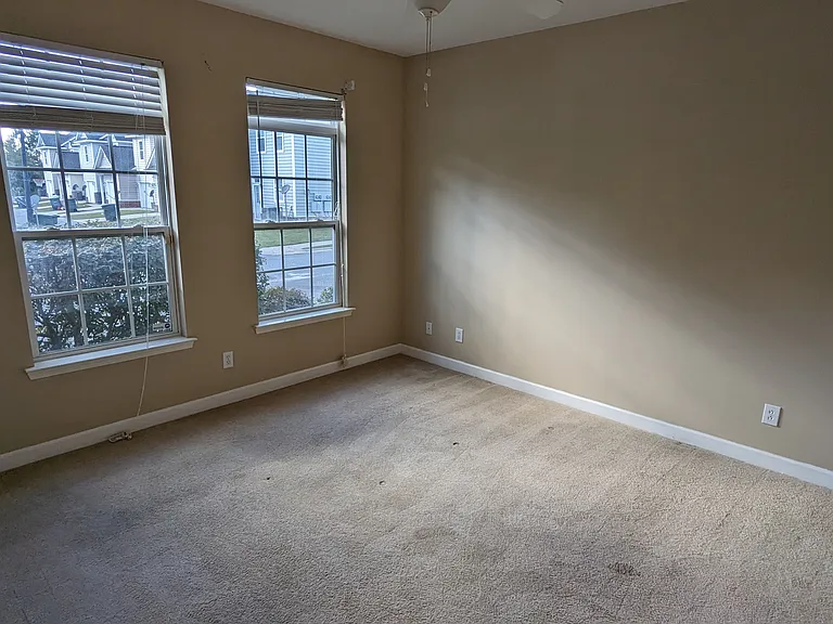 827 Terrell Dr — Photo 10