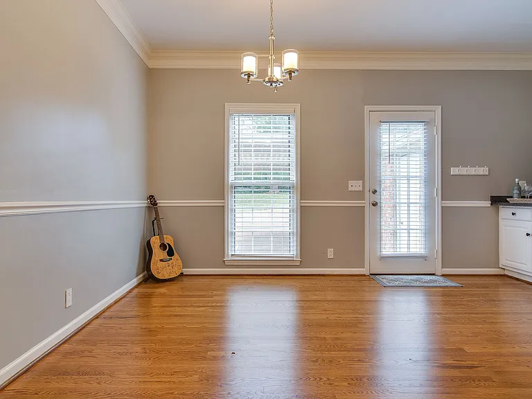 2306 Sharondale Dr — Photo 16