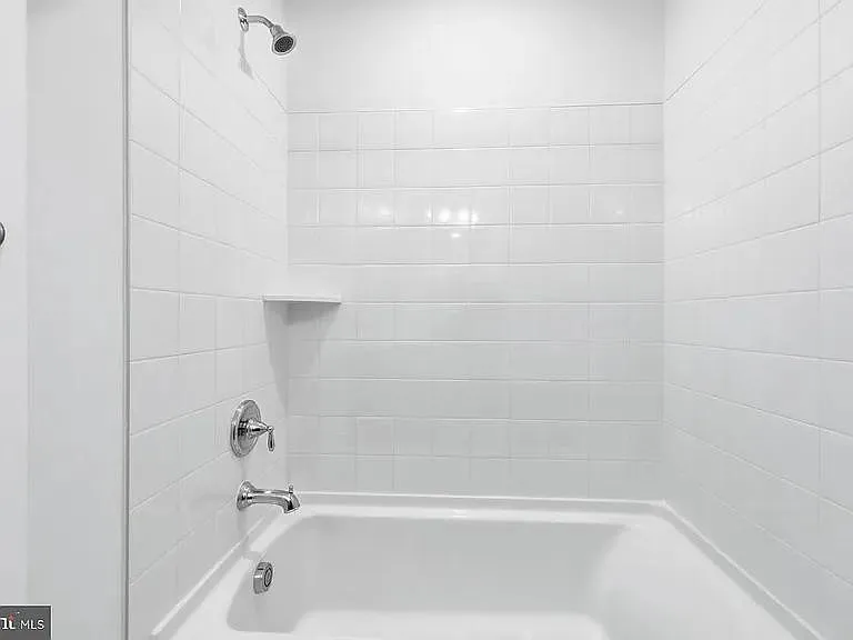 330 Furgeson Ln — Photo 9