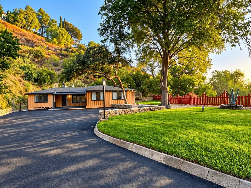 3903 Camino De La Cumbre