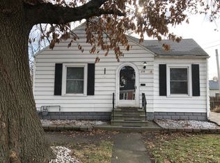 234 E Myrtle St, Canton, IL 61520