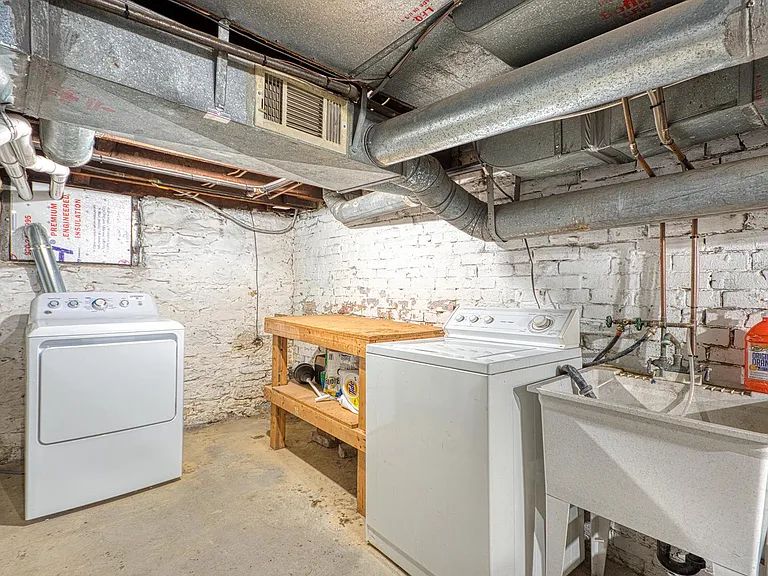 350 Lamont Pl — Photo 19