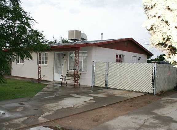 2nd image of 202 Arbor Pl