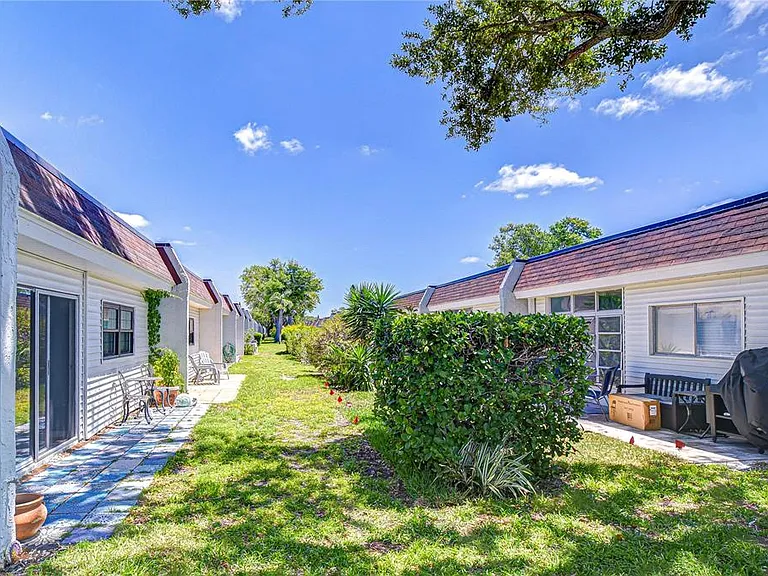 13870 Oakwood Ln — Photo 39