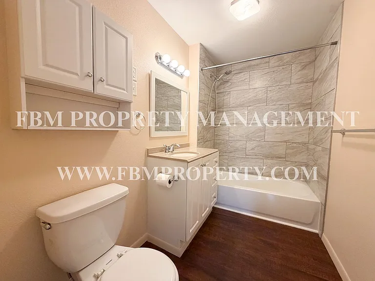 309 SE 2nd St — Photo 14
