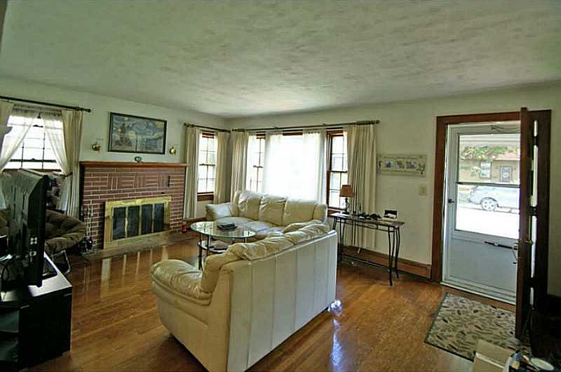 2nd image of 1123 Orville Ave