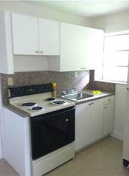 3rd image of 11480 SW 1st St