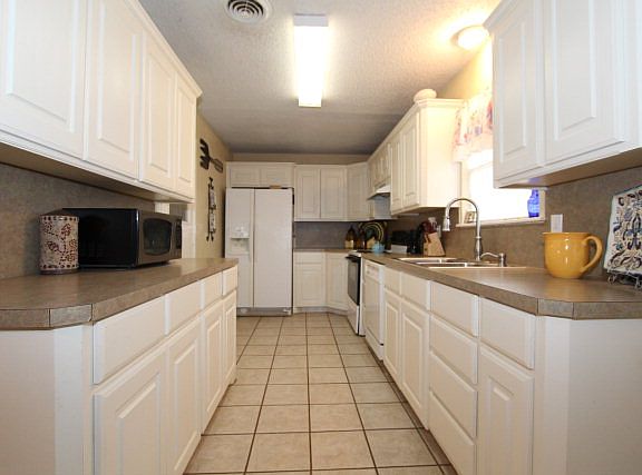 5th image of 3403 Belmont Ave