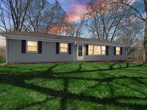 716 Devonshire Rd, Valparaiso, IN 46385