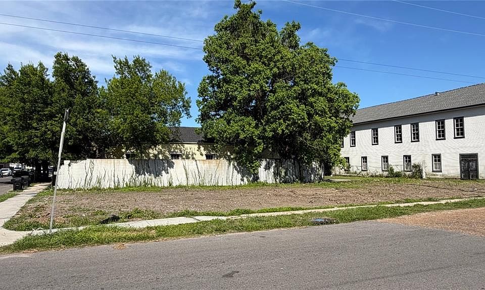 2nd image of 3022 Danneel St