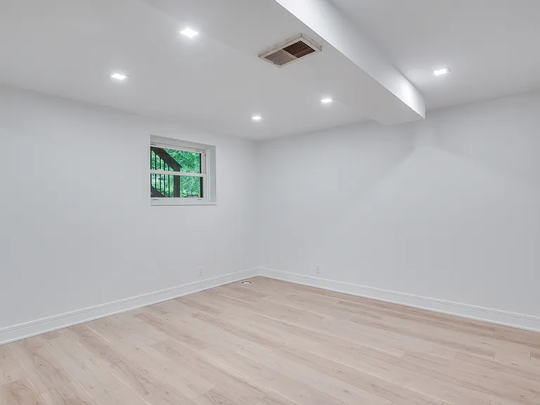 1108 Emerald Dr — Photo 13