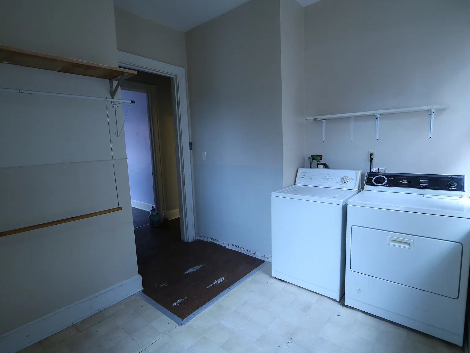 1 bed, 1300 sqft, $1,000 — Photo 2