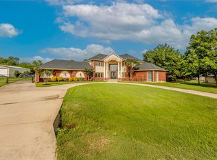 217 Sherry Ln, Burleson, TX 76028