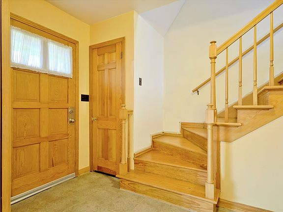 3rd image of 107 Bullock Ct