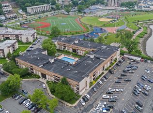 1111 River Rd APT F25, Edgewater, NJ 07020