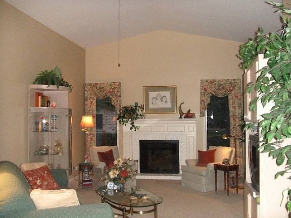 CATHEDRAL LIVING ROOM