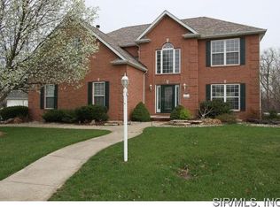 5215 Foxglove Ln, Godfrey, IL 62035