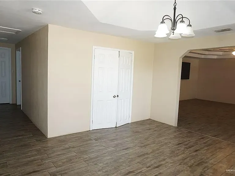 15505 Ebony St — Photo 4