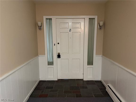 3rd image of 2 Meadowlawn Dr Unit 8