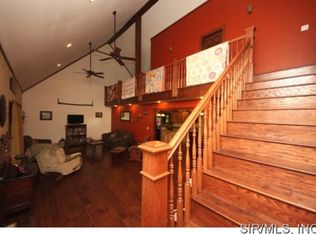 6929 Winter Rd, New Baden, IL 62265