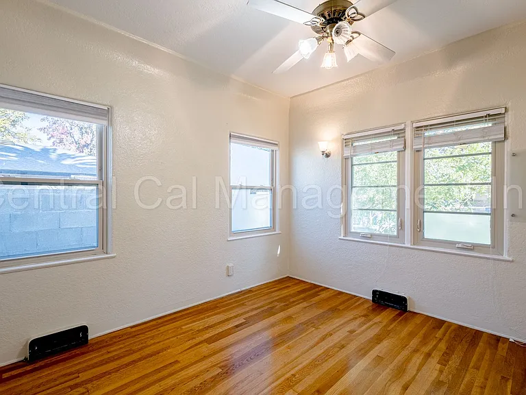 227 Oleander Ave — Photo 6