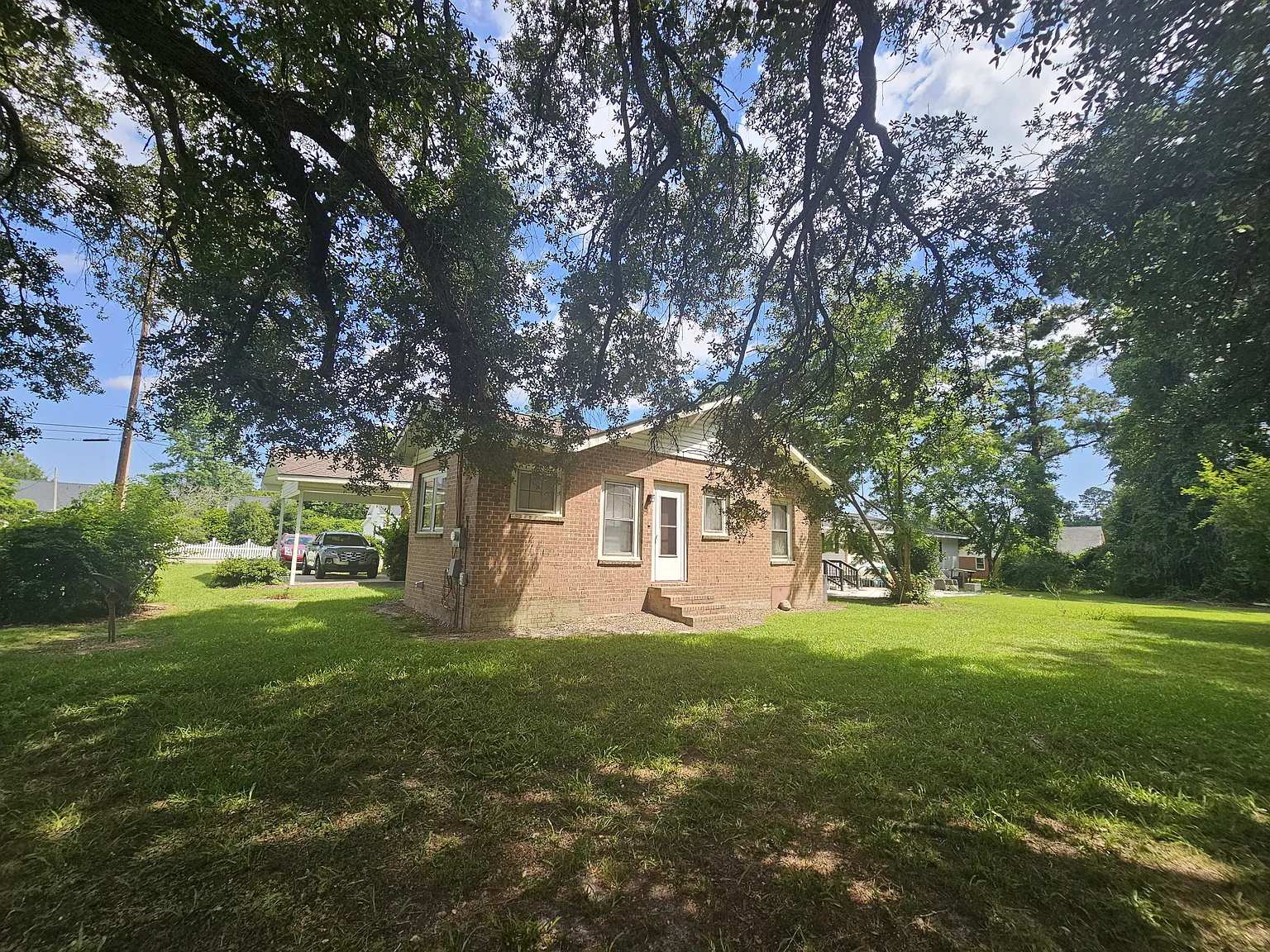 3 bed, 1.5 bath, 1309 sqft, $1,475 — Photo 3