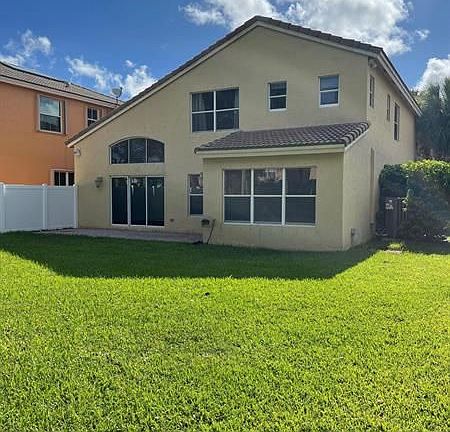 3rd image of 4447 Onega Cir