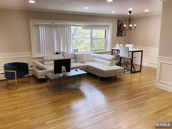 4th image of 1565 Center Ave #5E-655E