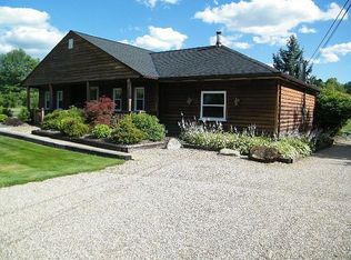 7333 Country Ln, Chagrin Falls, OH 44023