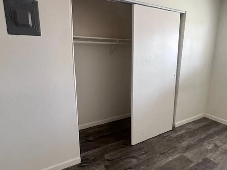 Spacious 1 Bed / 1 Bath Apartment in Colton! — Photo 9
