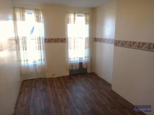 Rented by Brownstone Real Estate | media 32